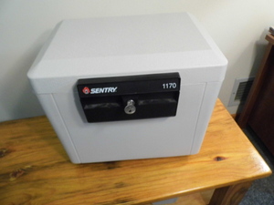 lot 329 image: Sentry fire resistant lock box
