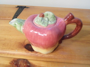 lot 335 image: Apple teapot