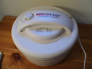 lot 347 image: Nesco dehydrator and jerky maker