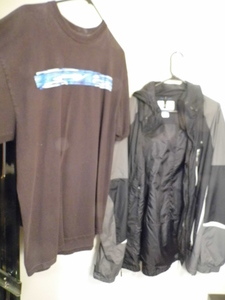 lot 367 image: Columbia windbreaker size XL, appears new and Nike t-shirt