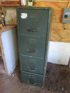 lot 72 image: Vintage 4-drawer file cabinet and content including a variety of tarps, ratchet straps, pullers and more
