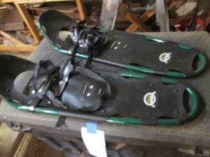 lot 34 image: Cabelas outdoor gear outfitter series snow shoes