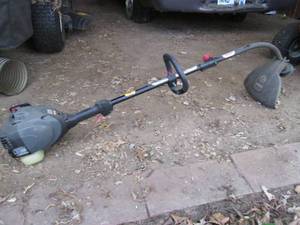 lot 83 image: Craftsman Sim-Pull gas powered weed whip