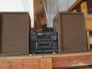 lot 451 image: Sony Stereo with vintage speakers
