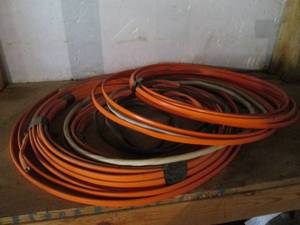 lot 456 image: Unknown length of hravy duty 3 prong electrical