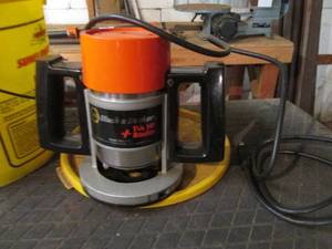 lot 459 image: Black and Decker 1.25hp router