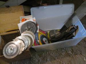 lot 478 image: Covered tote and hand made wood box containing replacement saw blades, cutting guide, tool bag and other Misc