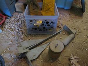 lot 479 image: Plastic crate containing boat anchor and weights plus a variety of gloves