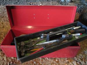 lot 481 image: Red metal toolbox with a variety of hand tools