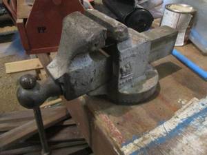 lot 487 image: Heavy duty vintage 4 Bench vise