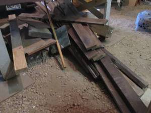 lot 489 image: Pile of assorted size and type lumber including 24s, 44s and a whole lot more