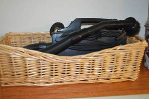 lot 241 image: Wicker Basket  Vacuum