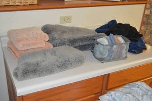 lot 248 image: Assorted Towels and Bath Mats