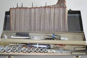 lot 165 image: SAAB toolbox with tools inside