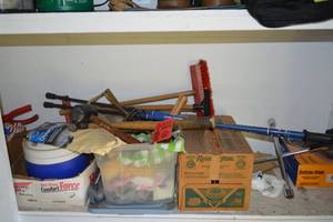 lot 172 image: Shelf Contents