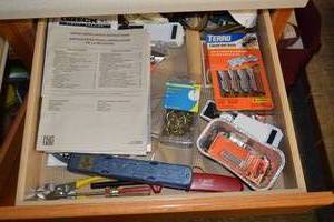 lot 252 image: Contents of DrawerCabinet