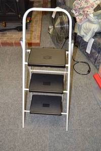 lot 272 image: Skinny Mini Step Ladder