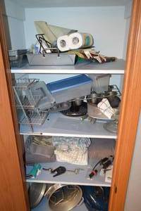lot 275 image: Bathroom Closet Contents