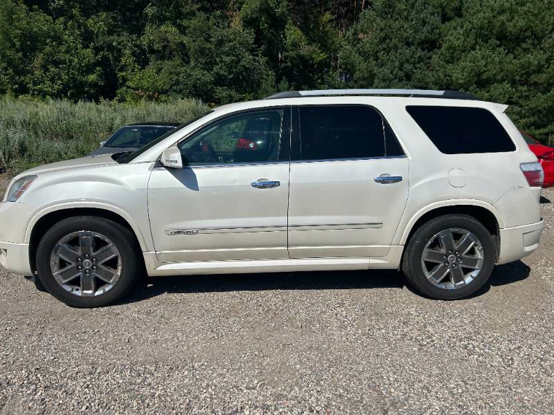 2011 GMC Acadia Denali - AWD