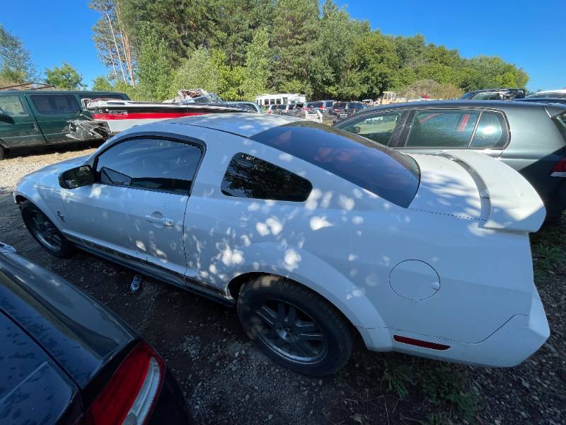 2006 Ford Mustang V6 Standard