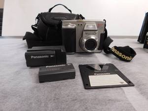 lot 1 image: Misc. Lot of Cameras