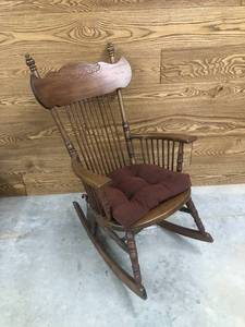 lot 15 image: Wood Rocking Chair