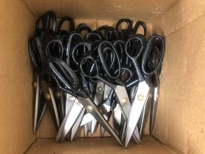 lot 29 image: Scissors