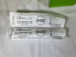 lot 33 image: 15 60ml Catheter Tip Syringes