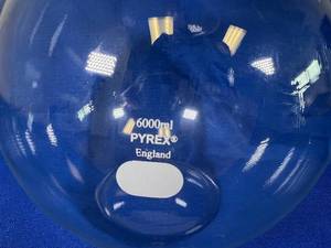 lot 6 image: Used 6000ml Pyrex Flat Bottom Boiling Flask