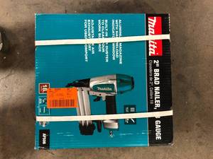 lot 33 image: Makita Pneumatic 18-Gauge 2 in. Brad Nailer Customer Returns See Pictures