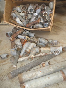 lot 2 image: Pipe fittings