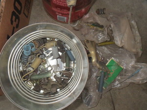 lot 10 image: Drum Brake Repair Parts