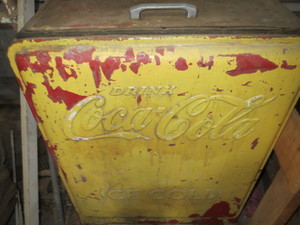 lot 43 image: Antique Coca -Cola Ice Chest