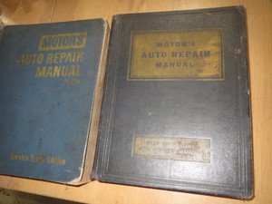 lot 79 image: Motors Manual
