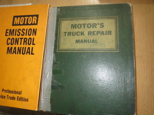 lot 81 image: Motors Manuals