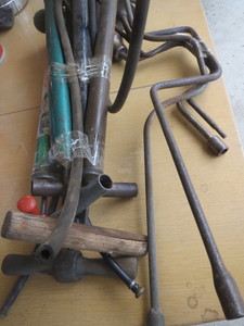 lot 85 image: Tire Pumps
