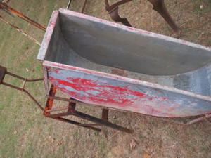 lot 155 image: Tire Tub
