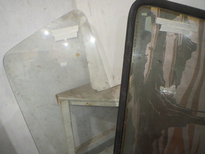 lot 180 image: Pickup Rear Windows
