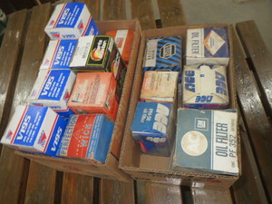 lot 182 image: Oil Filters