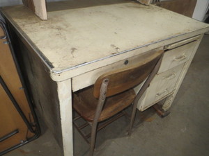 lot 172 image: Desk & Chair