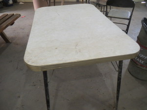 lot 192 image: White Table