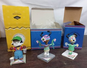 3 Peanuts Figurines