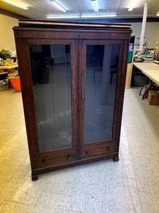 lot 27 image: Antique Glass Door Cabinet with Shelves