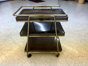 lot 31 image: Vintage Serving Cart