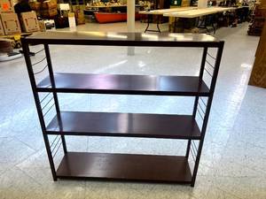 lot 32 image: Metal Shelving Unit