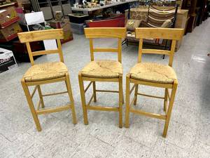 lot 41 image: 3 Bar Stools
