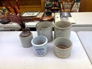 lot 48 image: Crocks & Jug