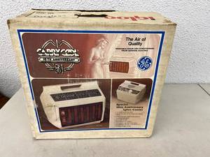lot 57 image: Vintage Igloo Carry Cool Cooler in Box