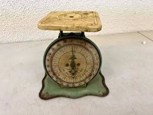 lot 69 image: Vintage Scale