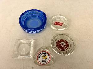 lot 86 image: Ashtrays